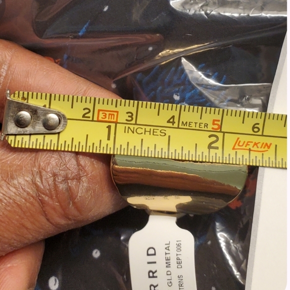 🆕️ PLUS SIZE GOLD-TONE FASHION STATEMENT RING - Picture 5 of 5